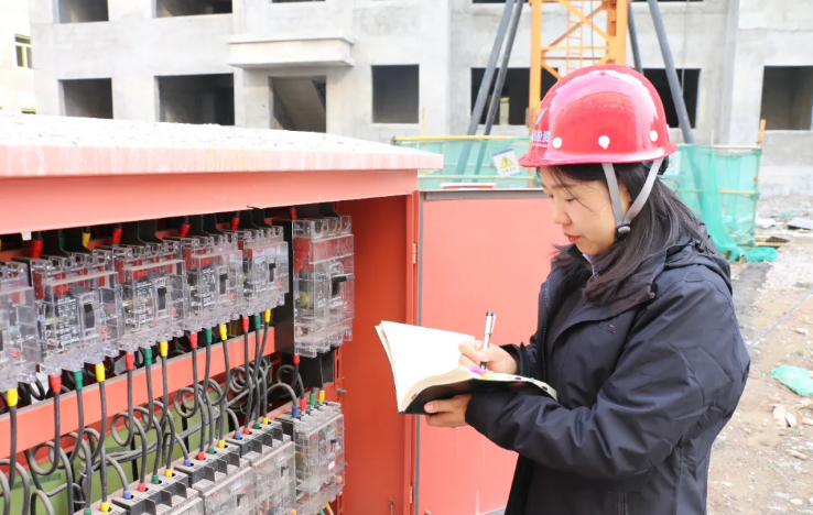 泓源公司召开2021年度“泓源榜样”表彰会议(图2) 泓源公司召开2021年度“泓源榜样”表彰会议(图2)